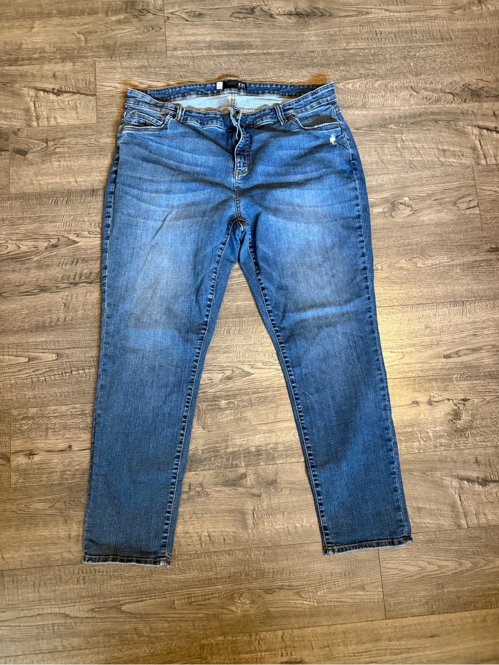 Kut from the Kloth Medium Blue Boyfriend Jeans